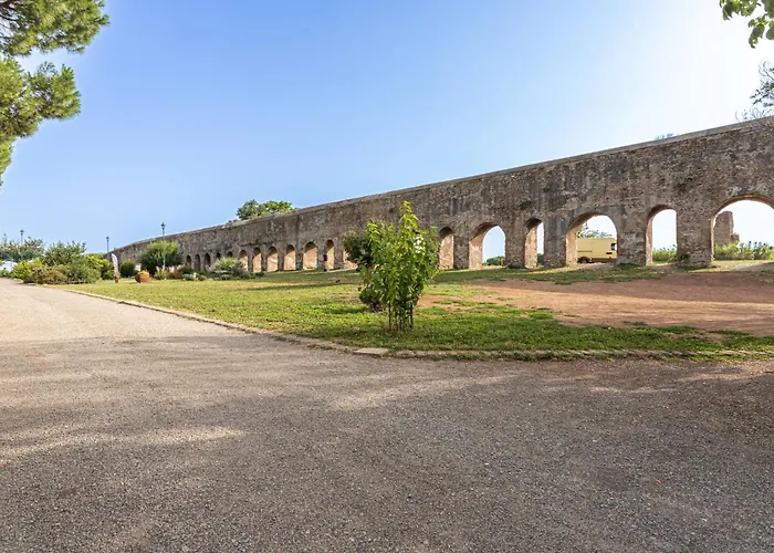 Vila Bbhome Domus Aquae Inside Of Appia Antica Park *