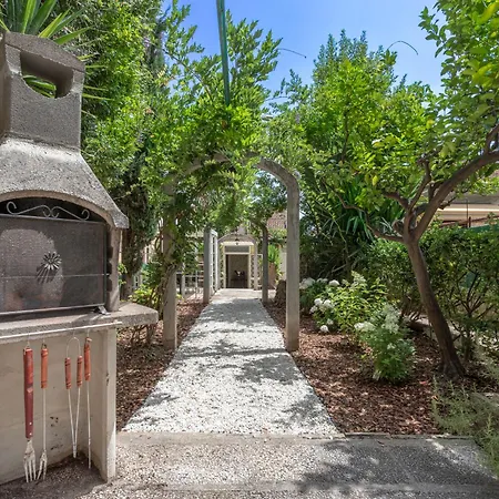 Bbhome Domus Aquae Inside Of Appia Antica Park Roma